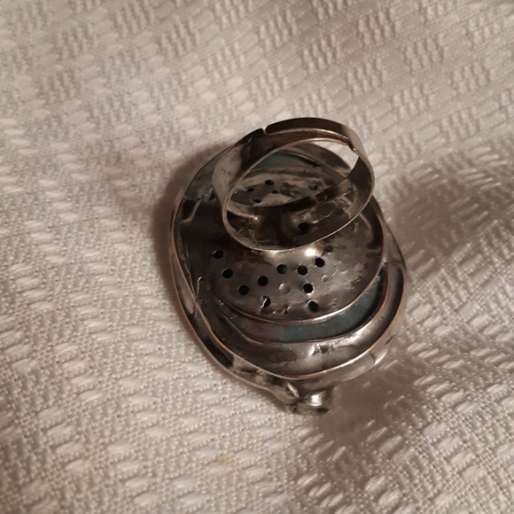 Handcrafted Ring with Biwa Pearl - Picture 4 of 8